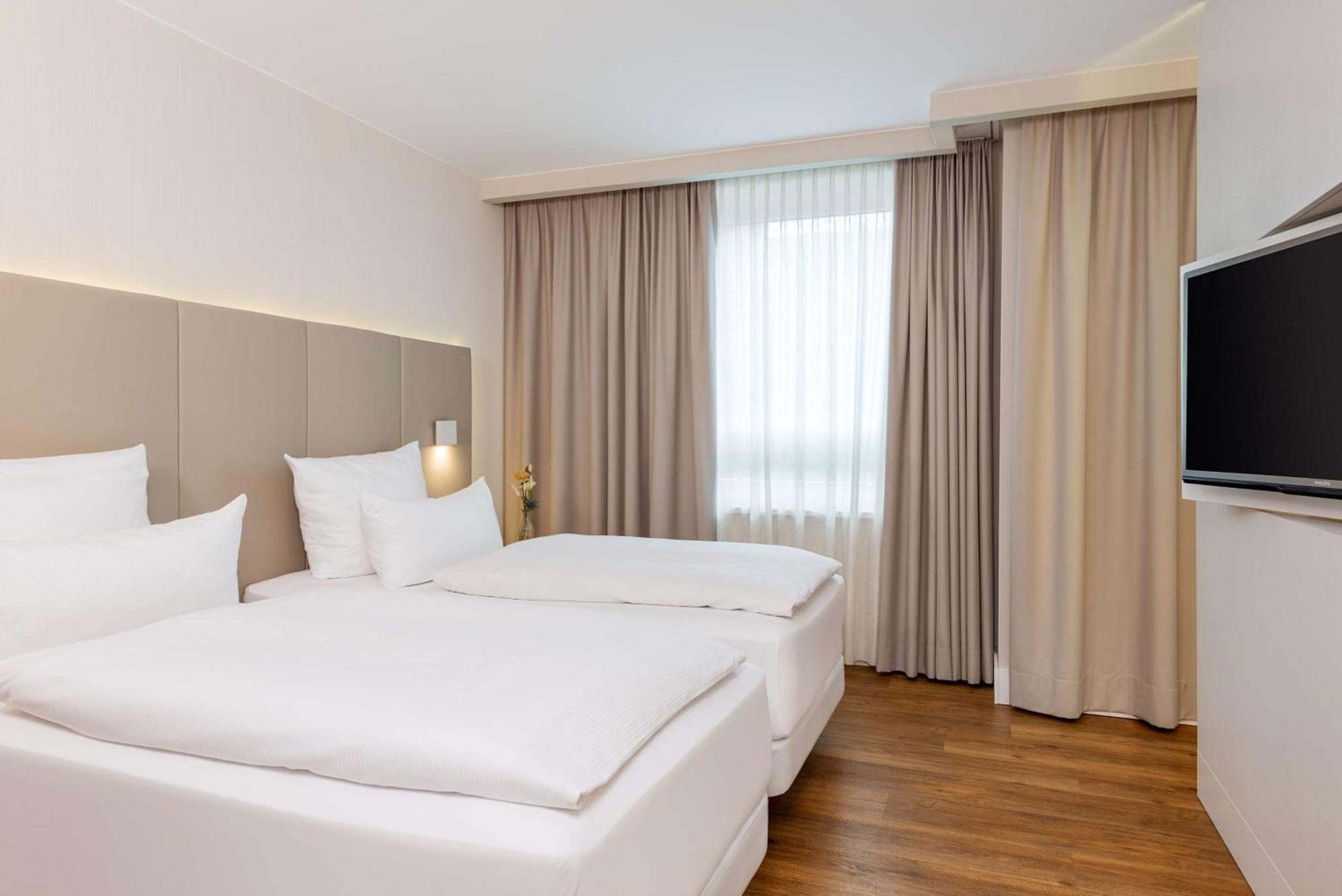 Nh Hamburg Altona Hotel Exterior photo
